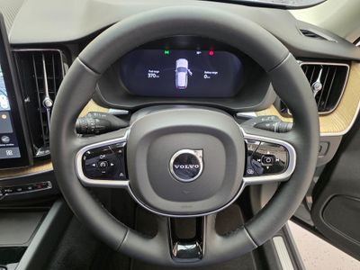 2025 Volvo XC60