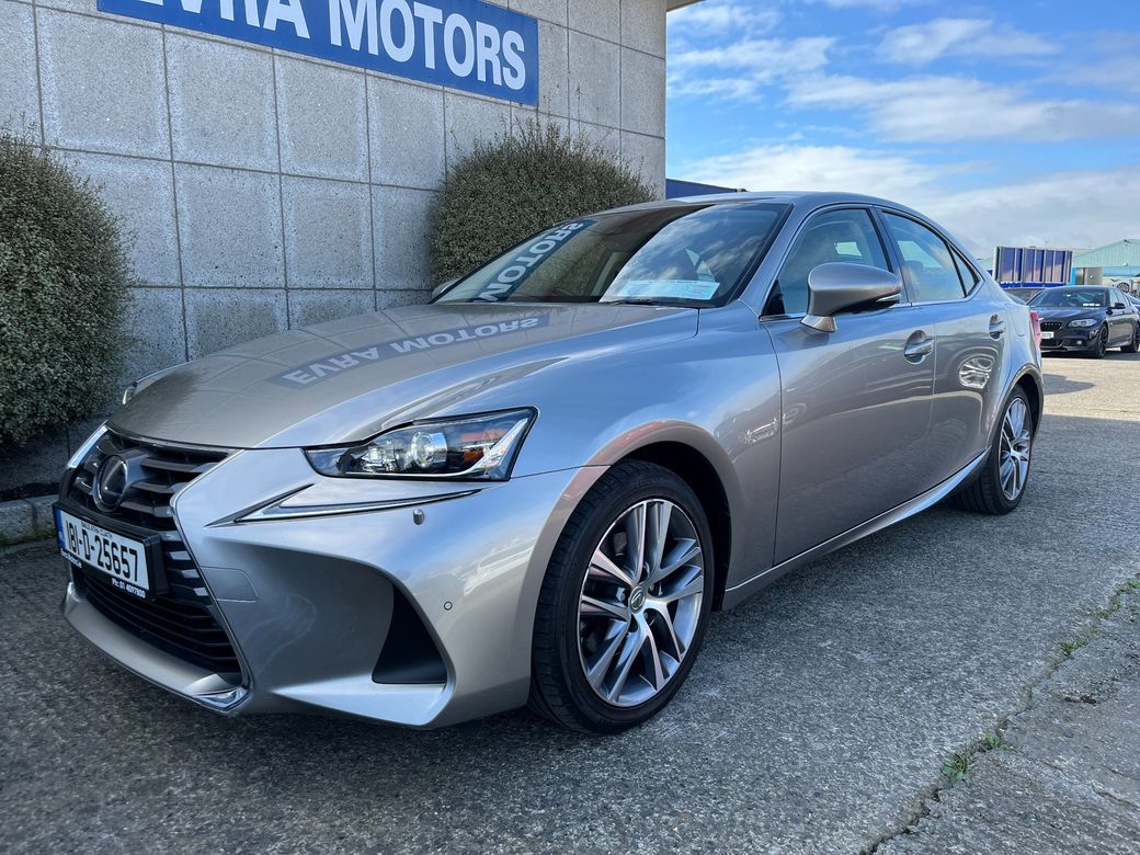 2018 Lexus IS 300h