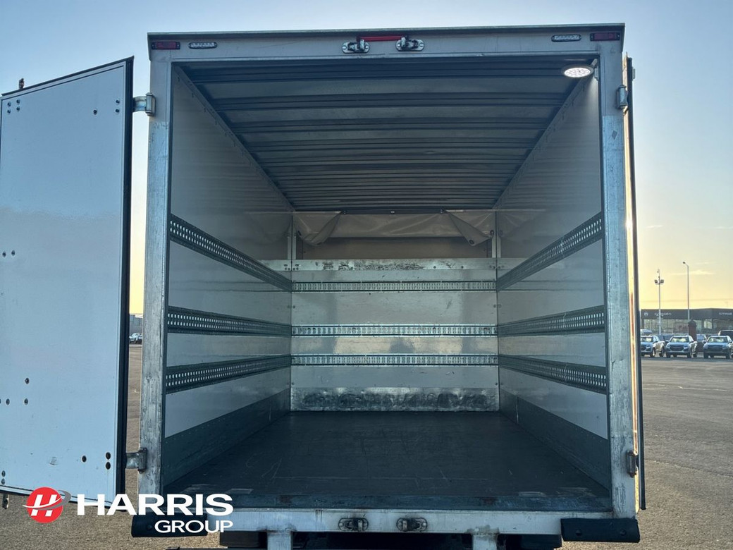 2023 White Maxus eDELIVER 9
