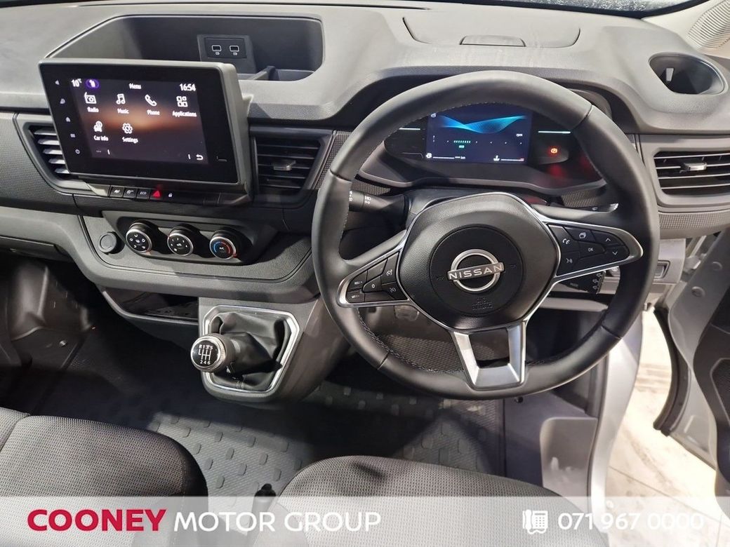 2025 Nissan Primastar