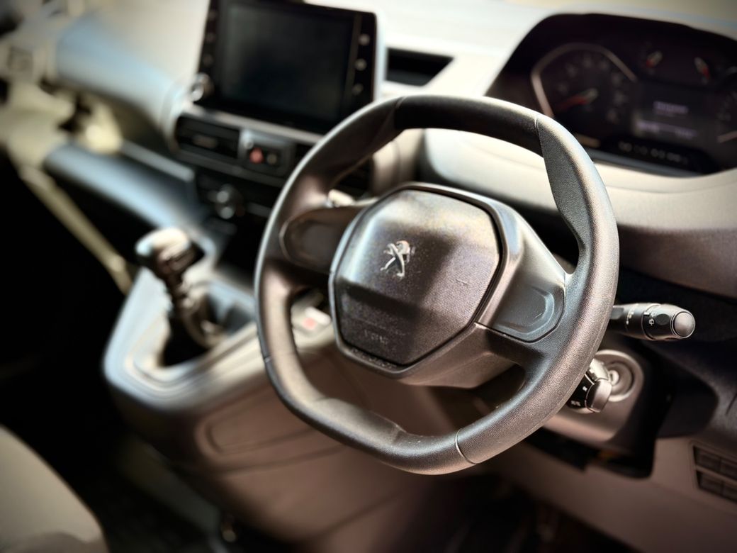 2023 Peugeot Partner