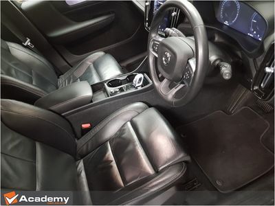 2023 Volvo XC40