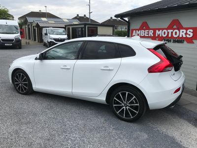 2017 Volvo V40