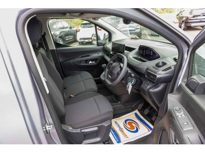 2025 Peugeot Partner