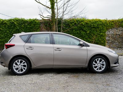 2016 Toyota Auris