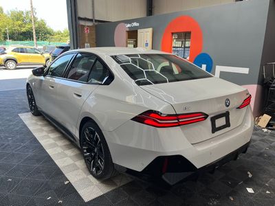2024 BMW i5