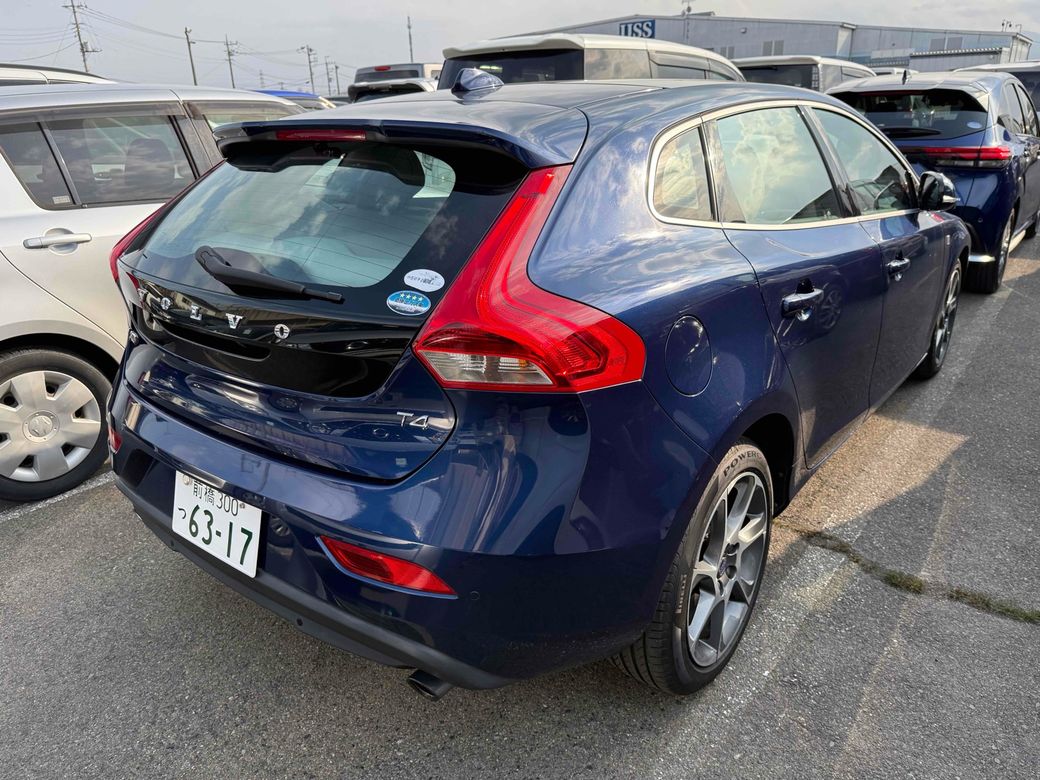 2015 Volvo V40