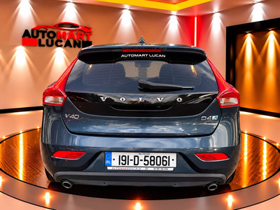 2019 Volvo V40