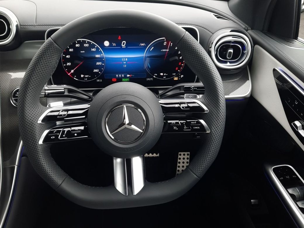 2025 Mercedes-Benz GLC Class