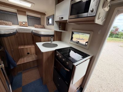 2017 SWIFT ESCAPE 684 LOW PROFILE R.H.D
