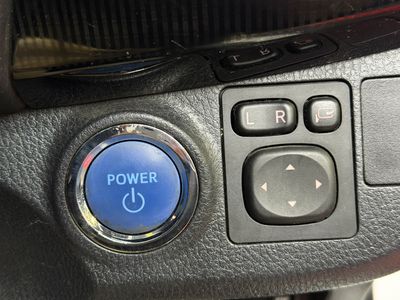 2017 Toyota Vitz
