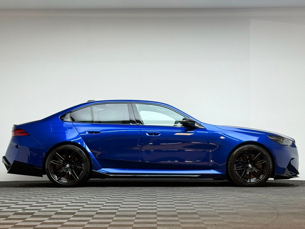 2025 BMW M5