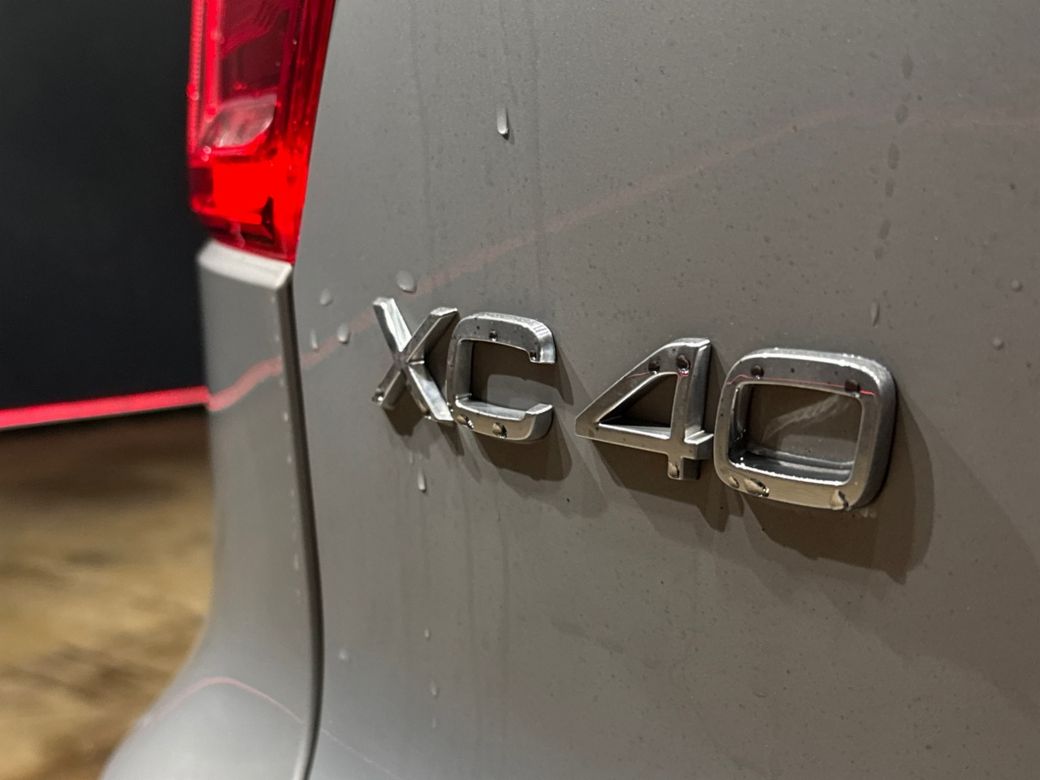2023 Volvo XC40