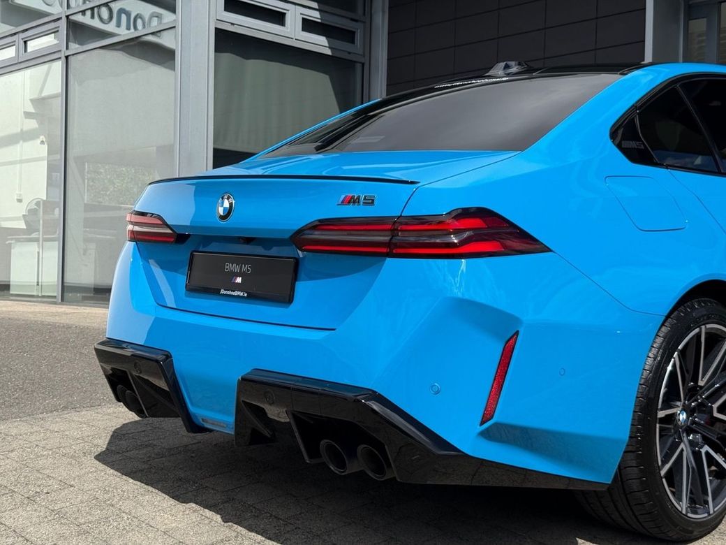 2025 BMW M5