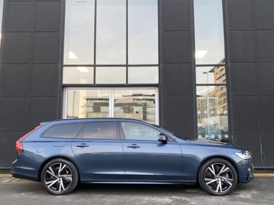 2022 Volvo V90