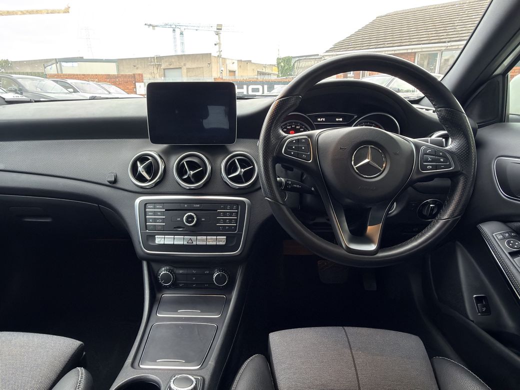 2017 Mercedes-Benz GLA 180