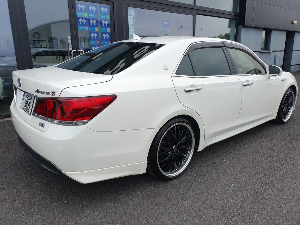 2013 Toyota Crown