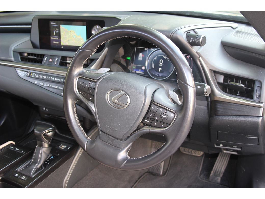 2019 Lexus ES 300h