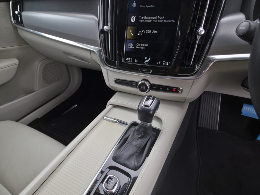 2020 Volvo V90