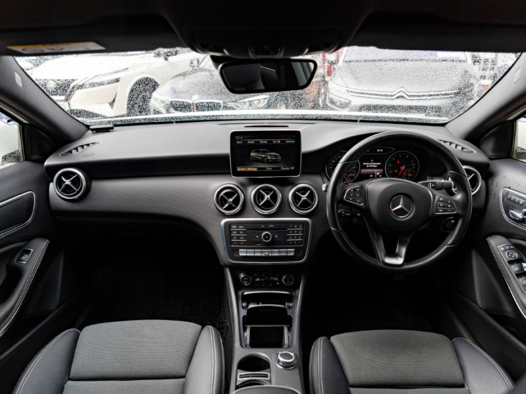 2016 Mercedes-Benz A 180
