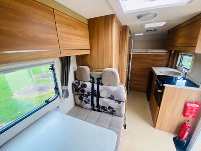 2011 SWIFT  ESCAPE 696 R.H.D MANUAL 6 BERTH