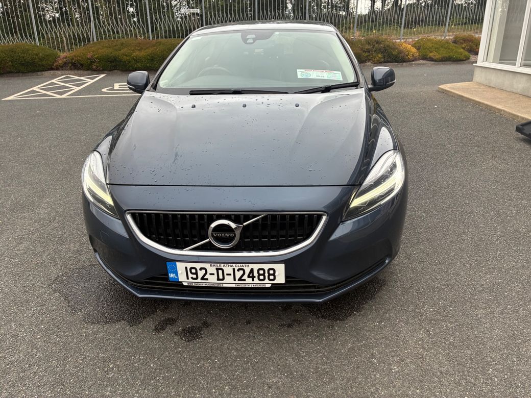 2019 Volvo V40