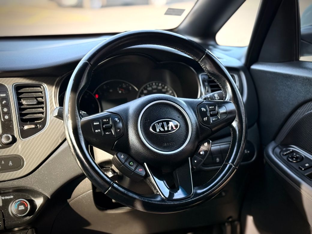 2017 Kia Carens