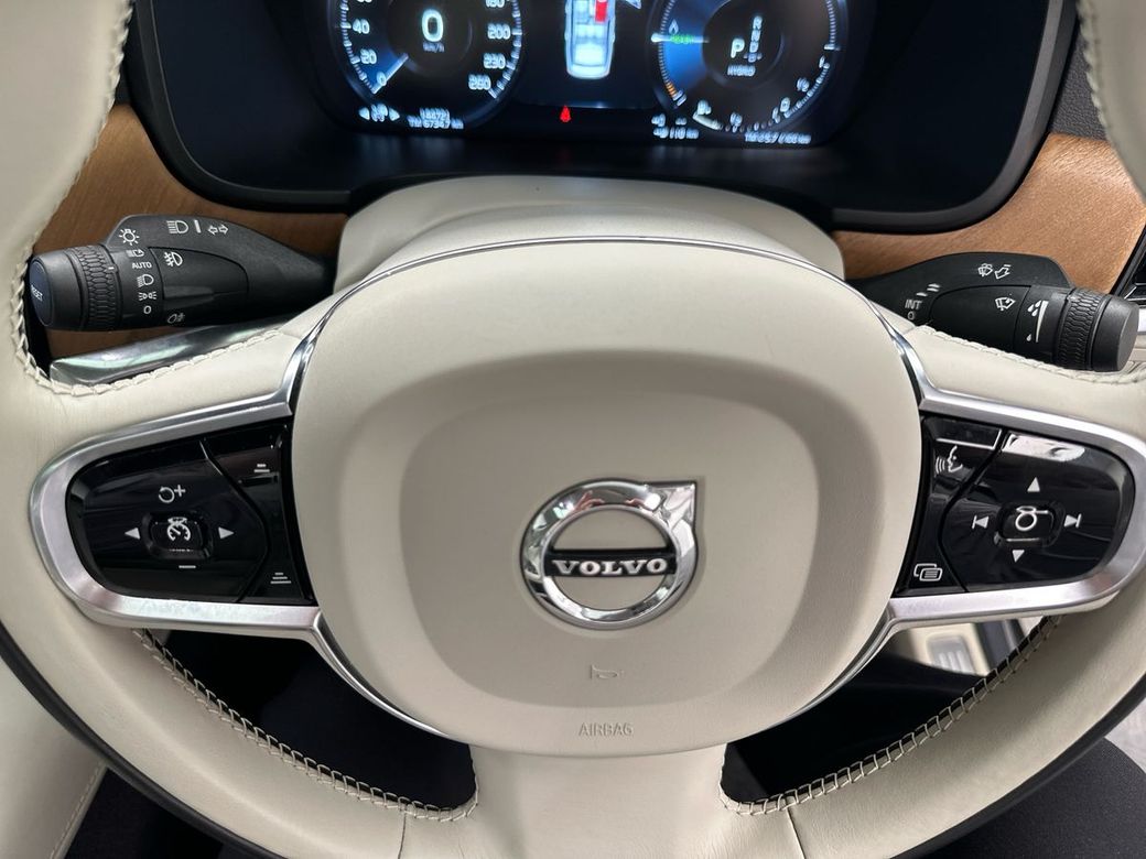 2020 Volvo S90
