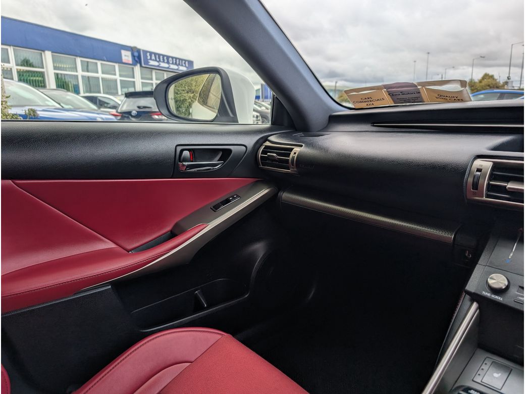 2015 Lexus IS 300h