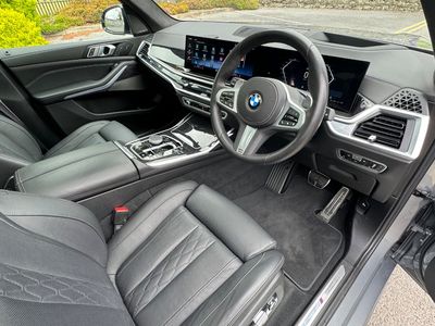 2023 BMW X7