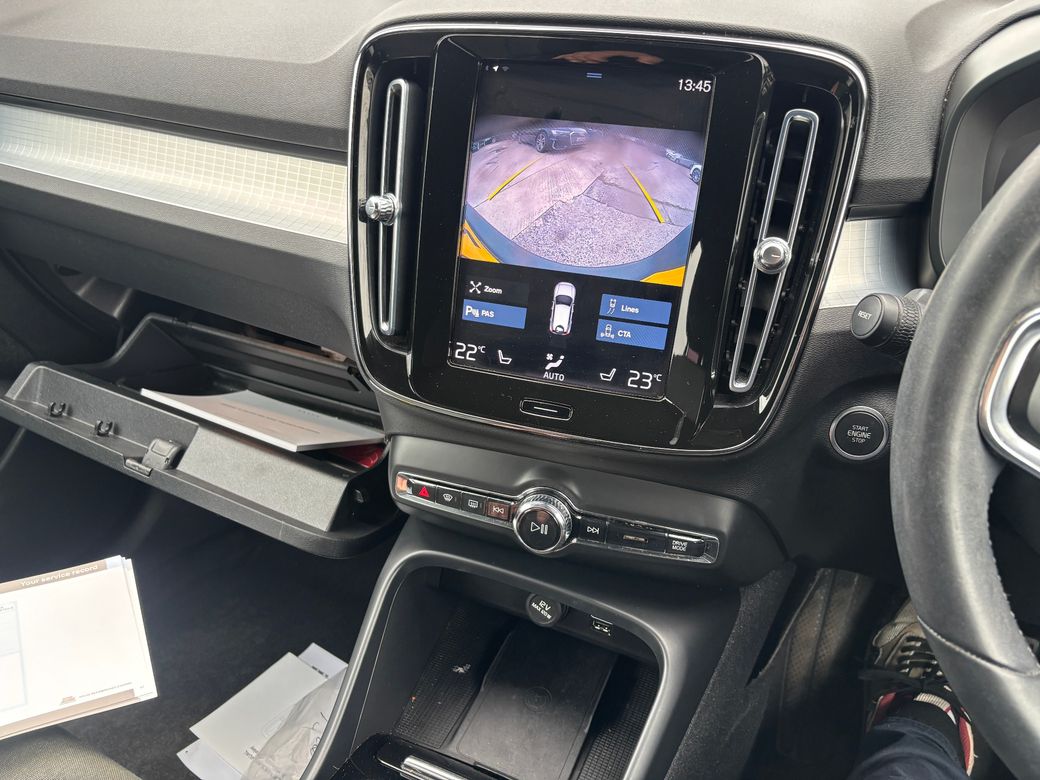 2023 Volvo XC40