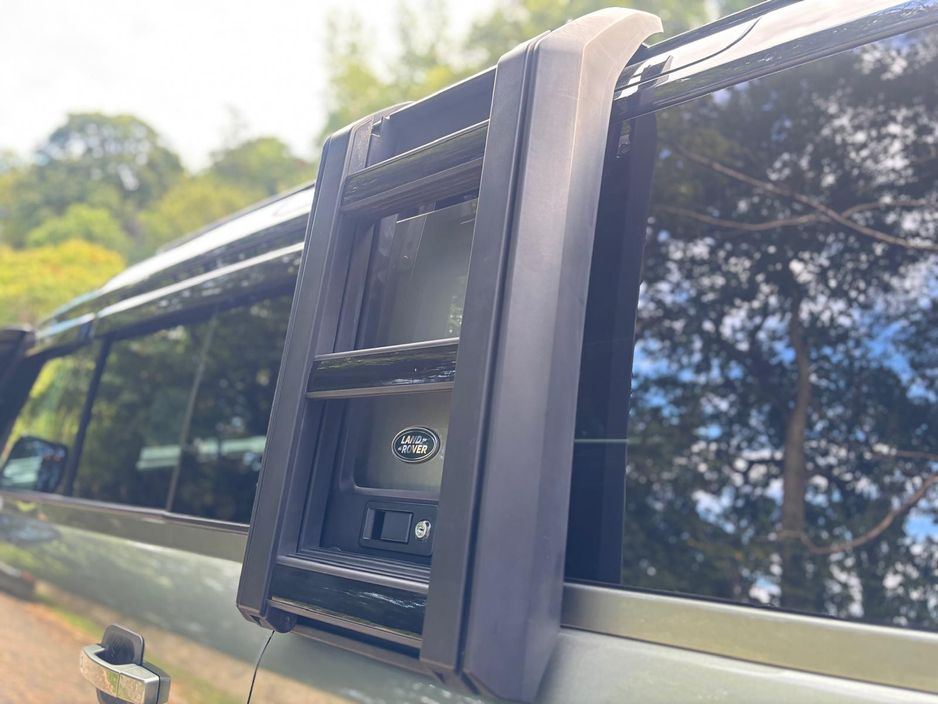 2023 Land Rover Defender
