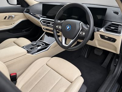 2024 BMW 330