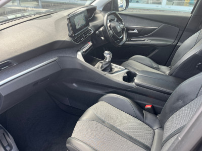 2022 Peugeot 5008