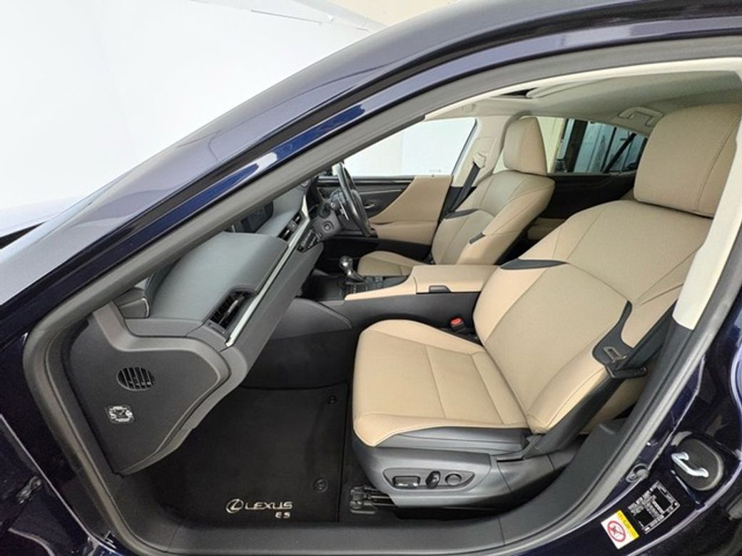 2020 Lexus ES 300h