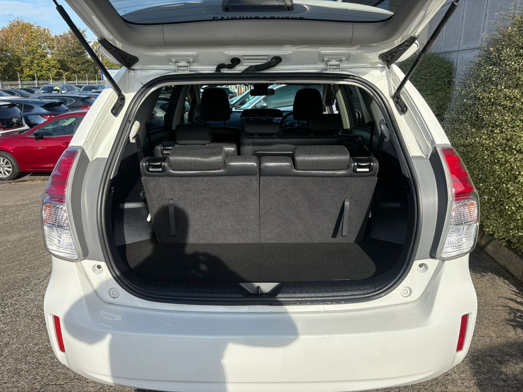 2020 Toyota Prius Alpha