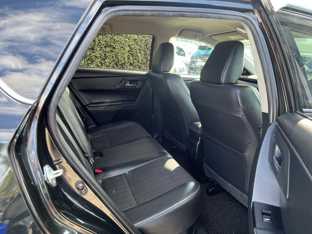 2016 Toyota Auris