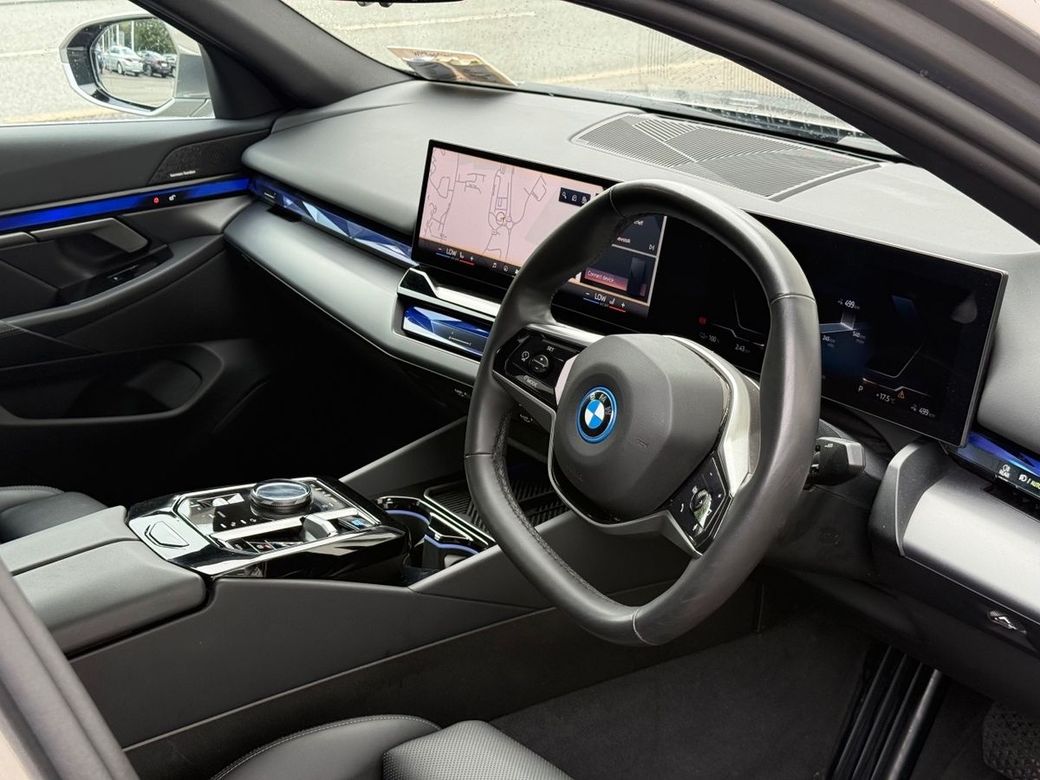 2025 BMW i5