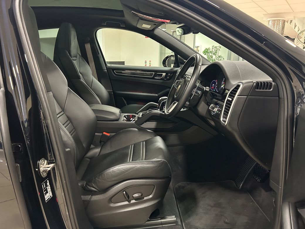 2023 Porsche Cayenne
