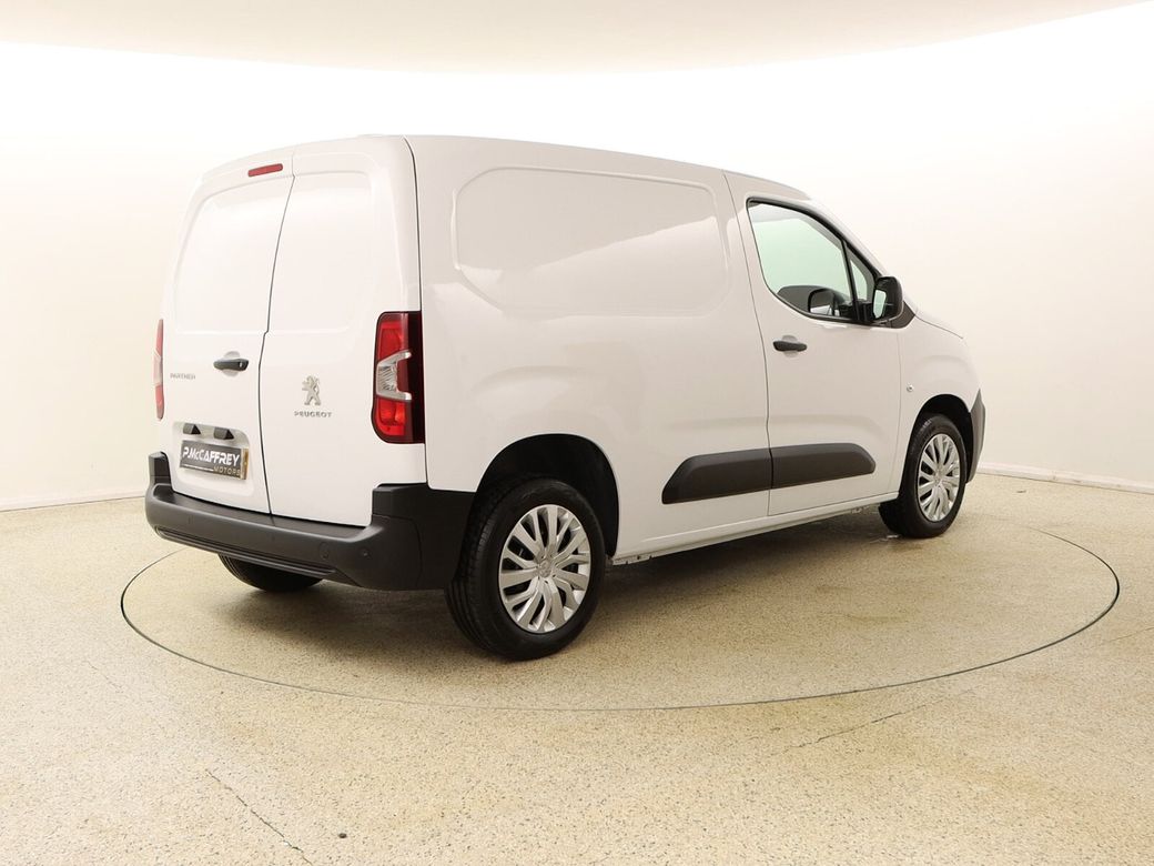 2022 Peugeot Partner