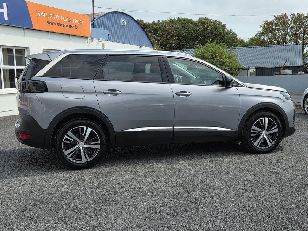 2022 Peugeot 5008