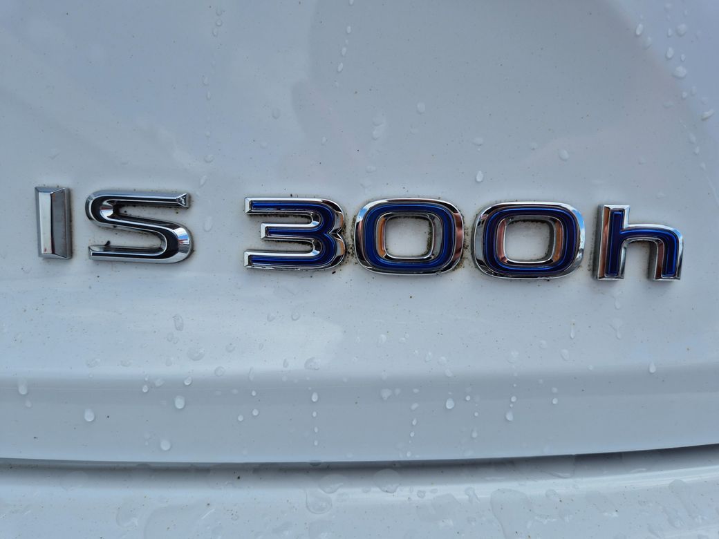 2015 Lexus IS 300h