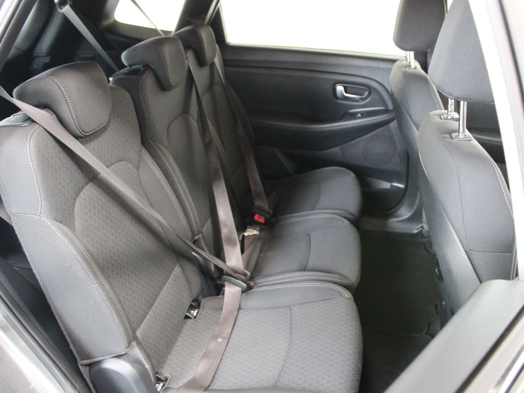 2017 Kia Carens