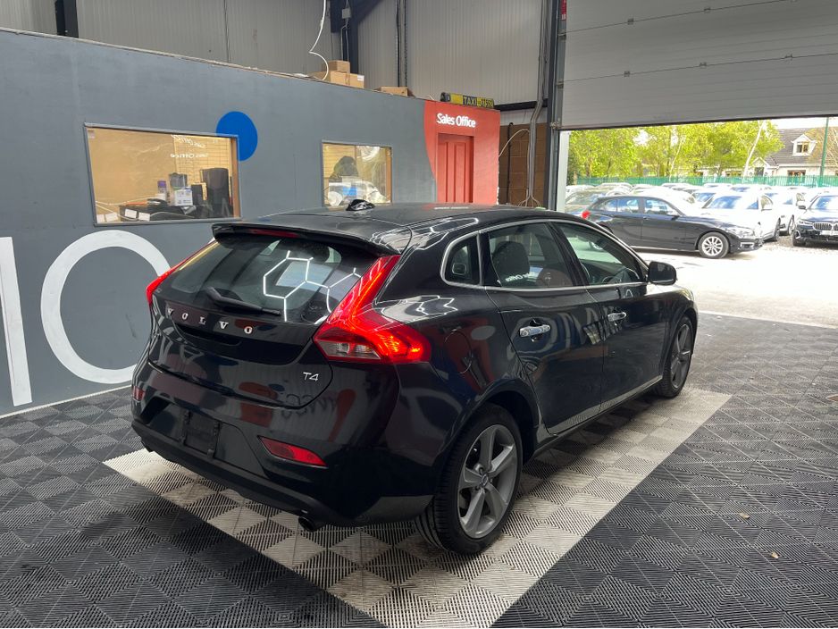 2015 Volvo V40