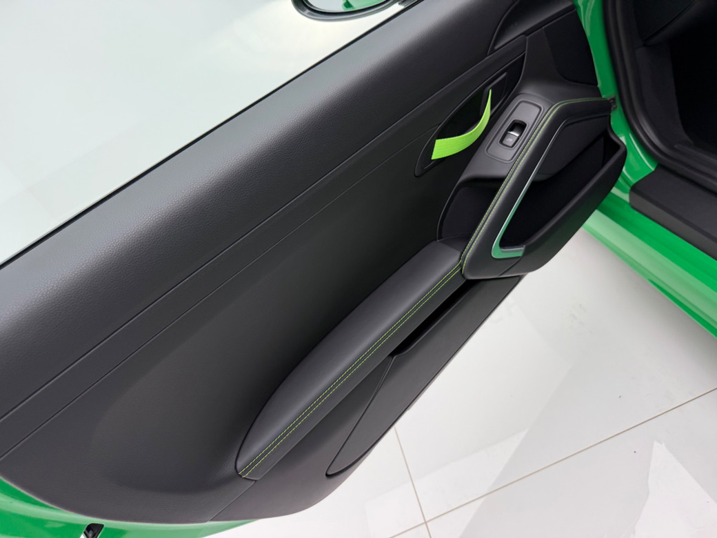 2024 Porsche Cayman