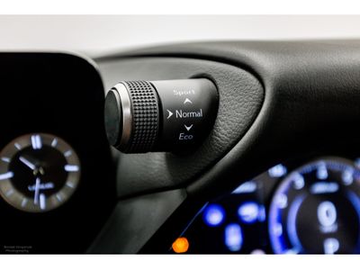 2023 Lexus ES 300h