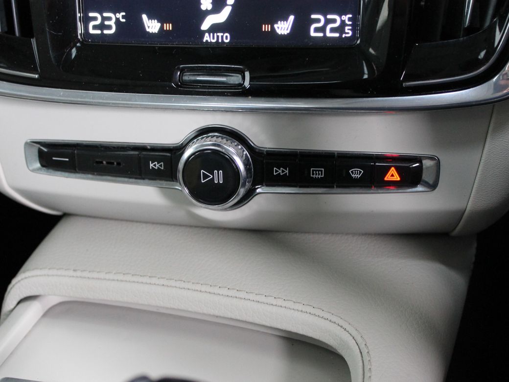 2020 Volvo V90