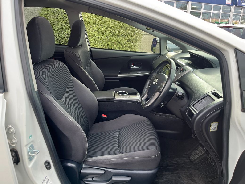 2015 Toyota Prius Alpha