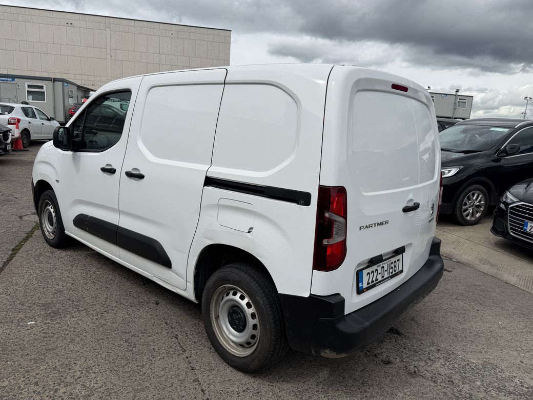 2022 Peugeot Partner