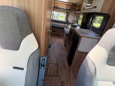 2016 BESSACARR 462 LOW PROFILE R.H.D 